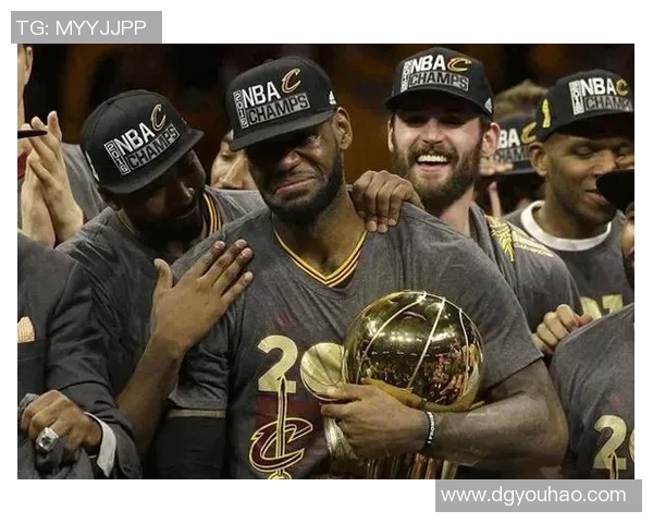 勇士横扫骑士以四比零完胜夺冠展现无与伦比的团队实力与决胜时刻的绝对统治力