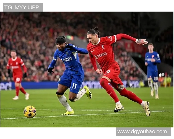 埃弗顿与利物浦激战正酣无插件直播精彩呈现