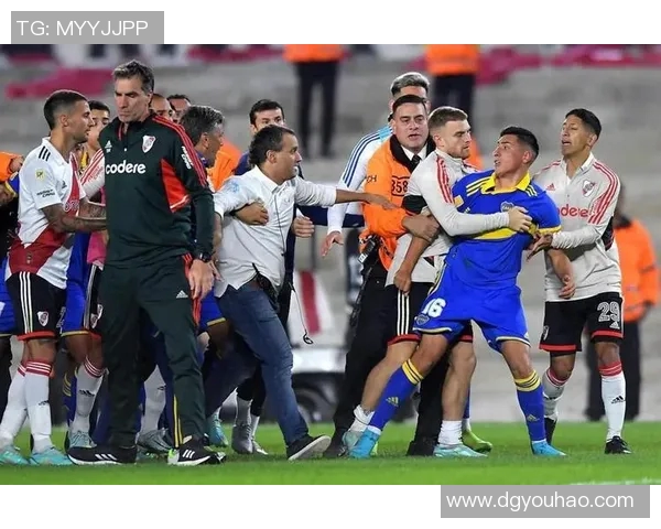 圣胡安圣马迎战博卡青年激情对决引发球迷热潮 圣胡安圣马迎战博卡青年激情对决引发球迷热潮