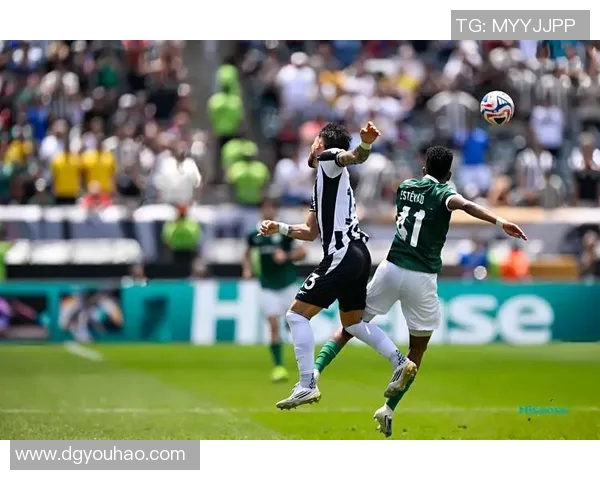 帕尔梅与里奥克的激烈对决揭示足球战术与团队协作的魅力 帕尔梅与里奥克的激烈对决揭示足球战术与团队协作的魅力