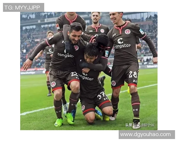 斯特堡与布尔格的激烈对决展现足球魅力与战术智慧