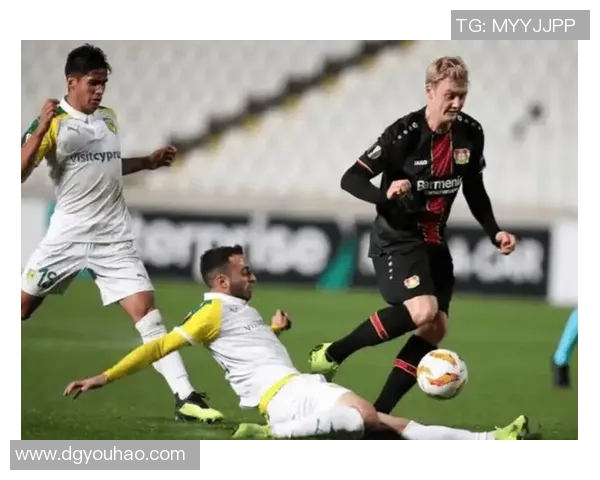 拉纳卡与特伦辛的精彩对决揭示足球战术与团队合作的重要性